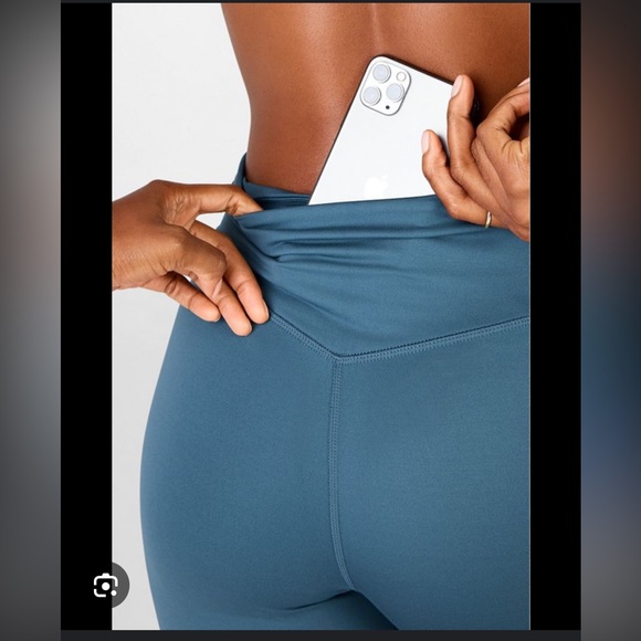 NWOT Fabletics Motion365 Leggings in Dark Blue - Picture 11 of 13